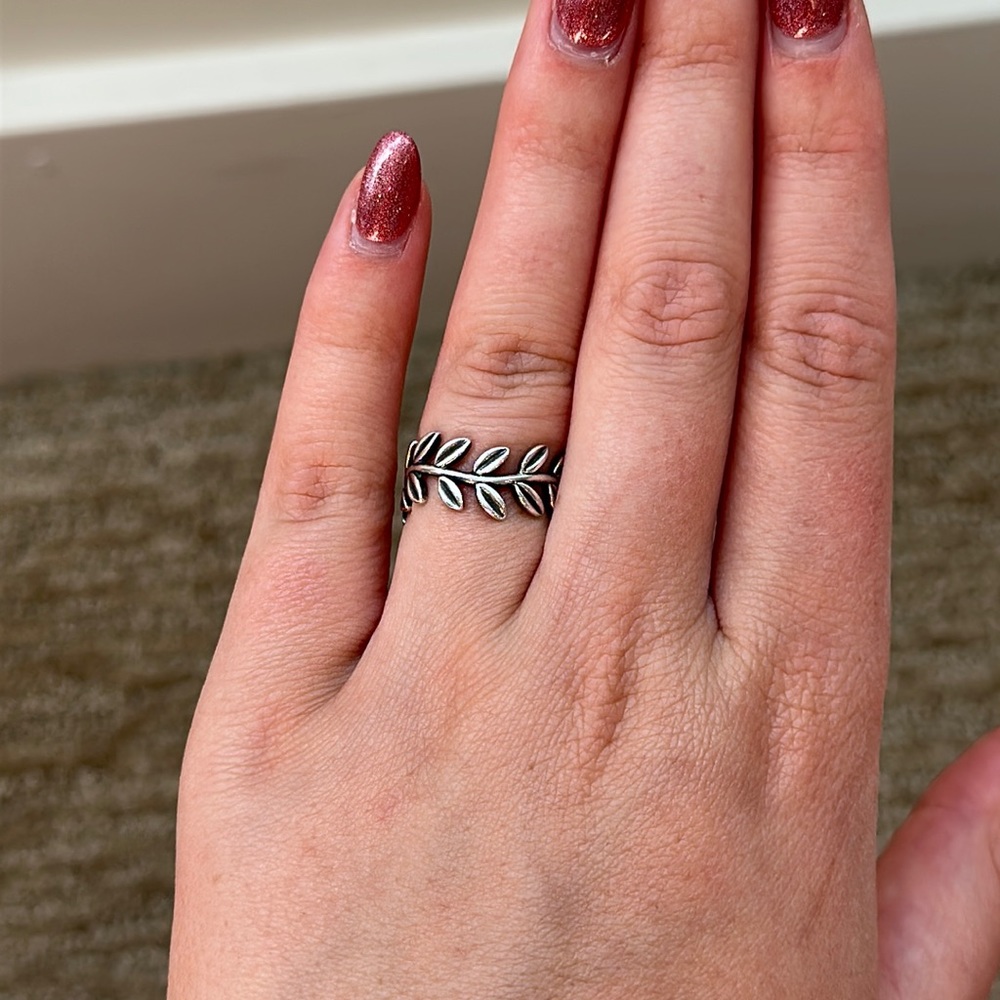 Sterling Silver Pandora leaf ring size 6